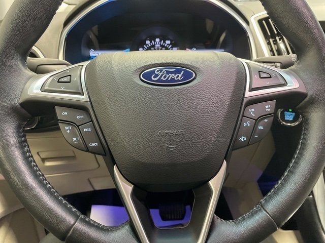 2017 Ford Edge Base